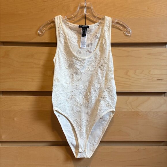 NWOT FOREVER 21 OYSTER WHITE FLOWER SEAMLESS BODYSUIT, SIZE: SMALL - Picture 1 of 3
